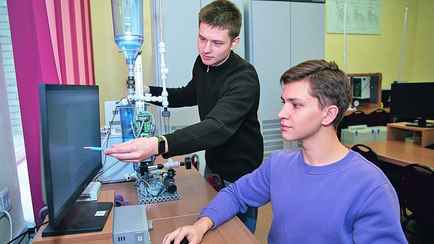 Иванец пообещал начать обучать основам ИИ во всех белорусских вузах, а беспилотникам – со школы. Когда?