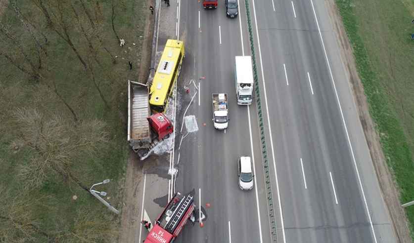 Сел за руль без очков, обстоятельств не помнит. СК обвинил водителя автобуса в ДТП под Минском с 51 пострадавшими