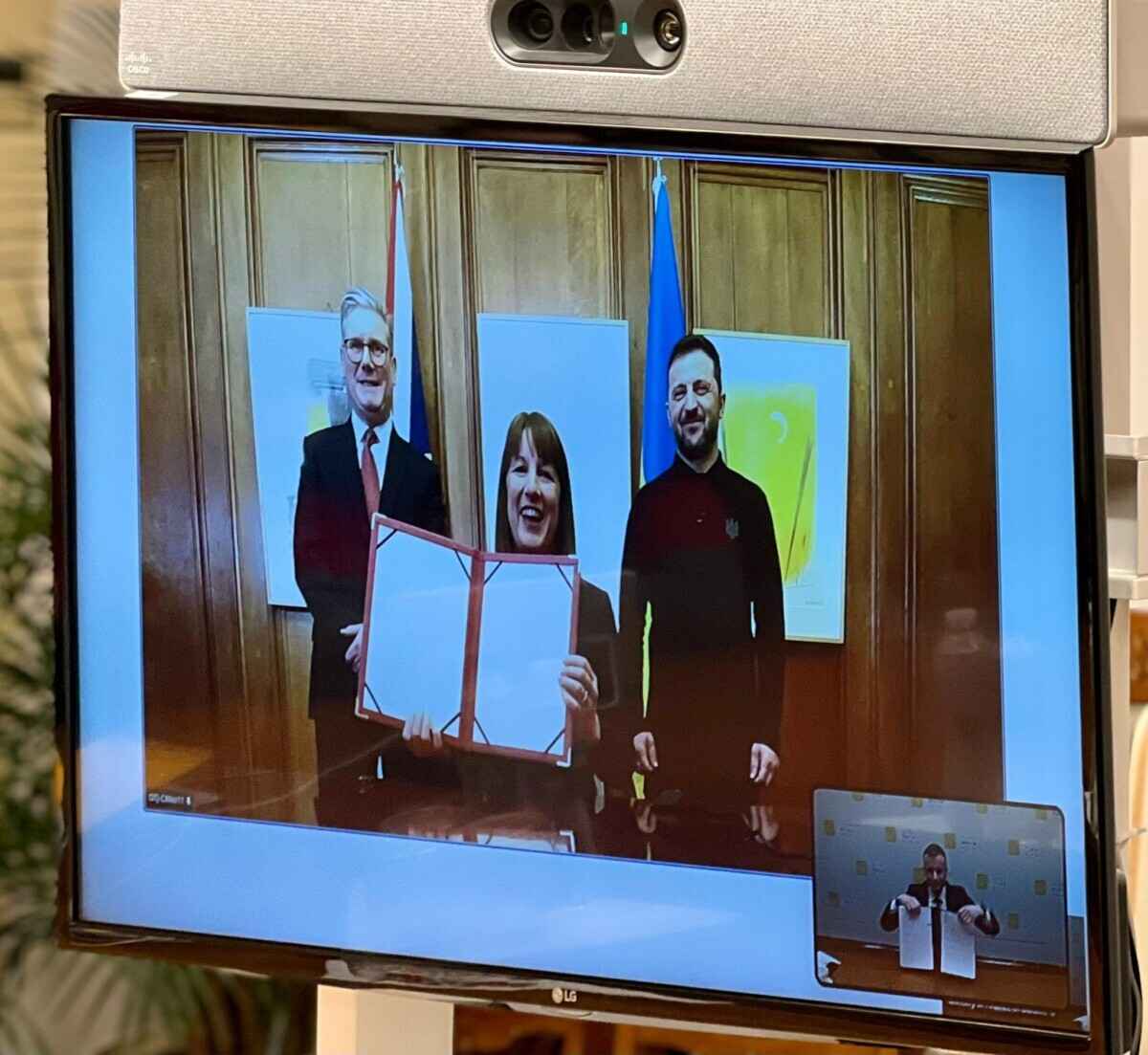 Фото со страницы в Х главы Минфина Украины