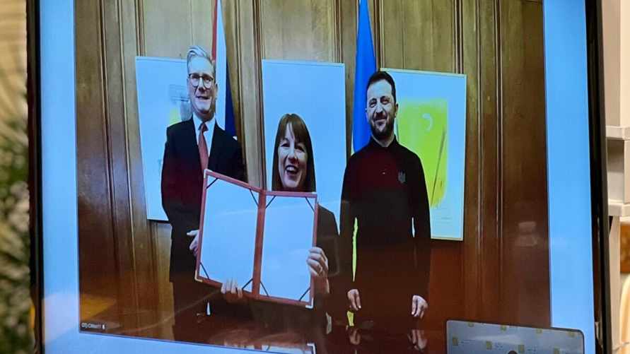 Фото со страницы в Х главы Минфина Украины