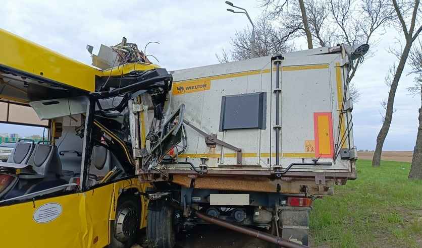 Сел за руль без очков, обстоятельств не помнит. СК обвинил водителя автобуса в ДТП под Минском с 51 пострадавшими
