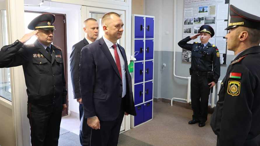 Кубраков поставил три задачи милиционерам. К чему готовиться белорусам?