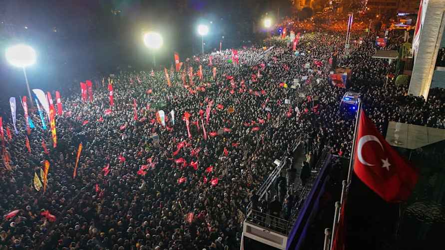 В Турции разгорелись крупнейшие за 10 лет протесты. Что известно?