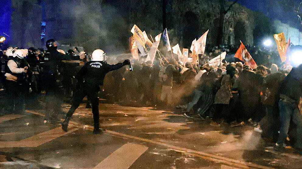 В Турции разгорелись крупнейшие за 10 лет протесты. Что известно?