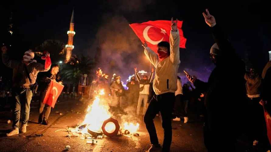 В Турции разгорелись крупнейшие за 10 лет протесты. Что известно?