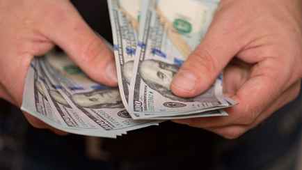 Доллар и евро пошли вверх в Беларуси. Какого курса «американца» ждать дальше?