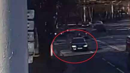 На видео попало, как в Минске легковушка наехала на 9-летнюю девочку