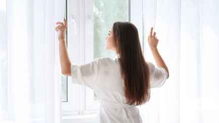 Как освежить шторы без стирки? Используйте этот экспресс-метод