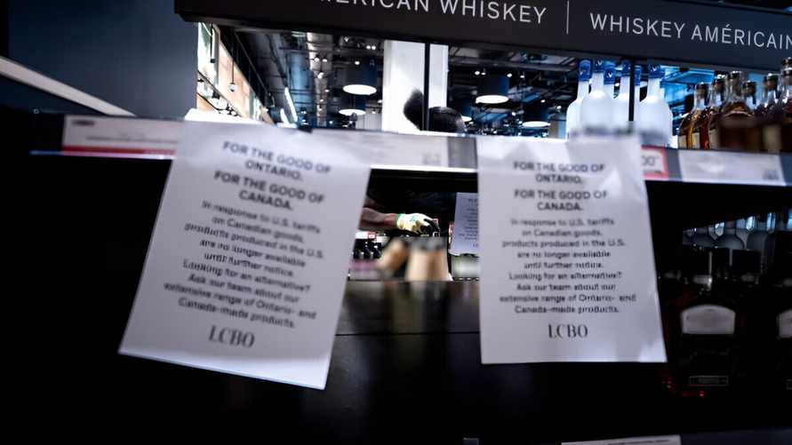 "Отношения изменились навсегда" - Канадцы отказались от американского виски и начали торговую войну в ответ на оскорбления Трампа