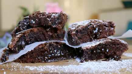 Этот шведский десерт затмит чизкейк и шарлотку. Как испечь «кладкаку» за 12 минут?