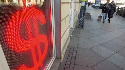 Курсы доллара и евро в Беларуси снова упали. На сколько?