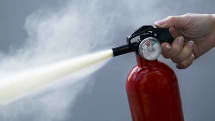 МЧС Беларуси назвало лучший огнетушитель для дома, но предупредило, в чём подвох