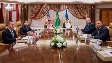 «Мяч на стороне Москвы» — Киев согласился на условия США по прекращению огня с Россией