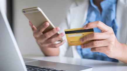 Милиция попросила белорусов не возвращать деньги, ошибочно зачисленные на карту. Почему?