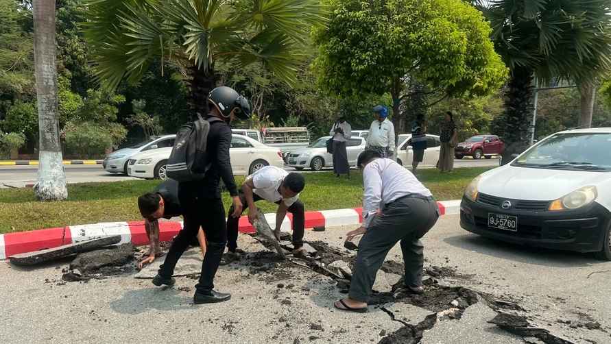 В Таиланде из-за землетрясения магнитудой 7,7 обрушило строящийся небоскрёб, в Мьянме – автомобильный мост