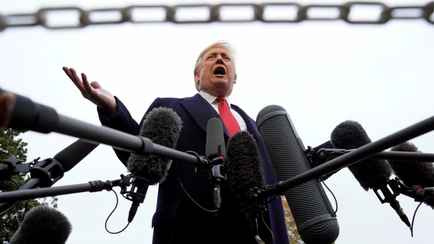 Трамп заявил о возможных новых санкциях против России и снова призвал к переговорам