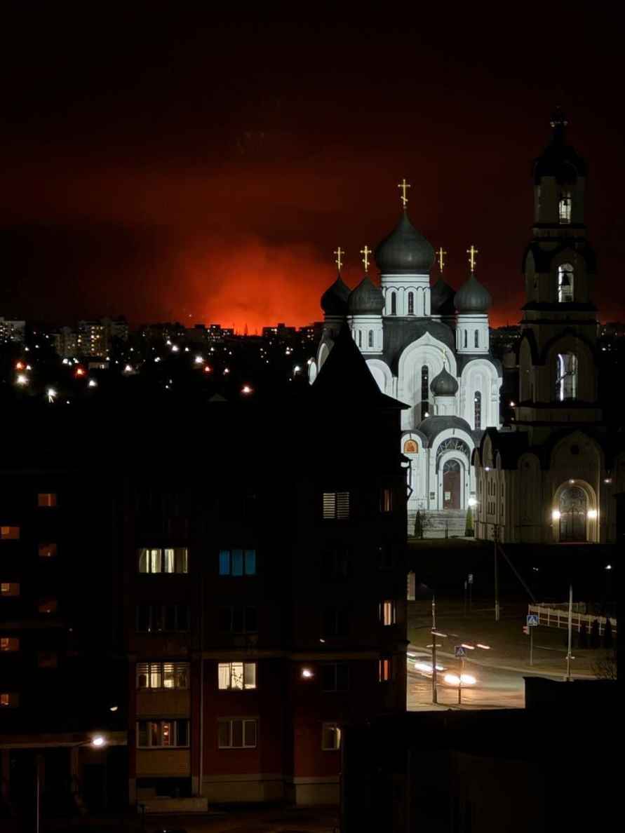 Власти Брестчины объяснили источник зарева, который сняли на видео ночью жители Пинска