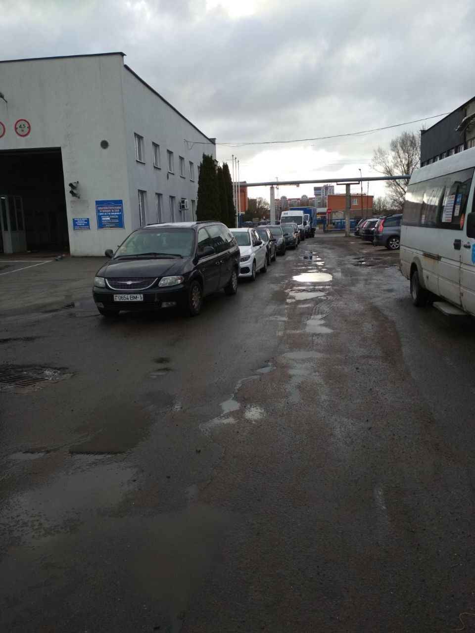 В Белтехосмотре назвали причину резко выросших очередей на диагностических станциях