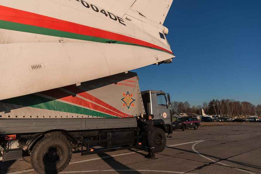 Беларусь отправила на помощь пострадавшей от землетрясения Мьянме кинологов и десятки спасателей