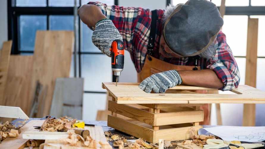 Учёные в Китае придумали, как сделать суперпрочные доски из обычной древесины. Что нужно сделать?