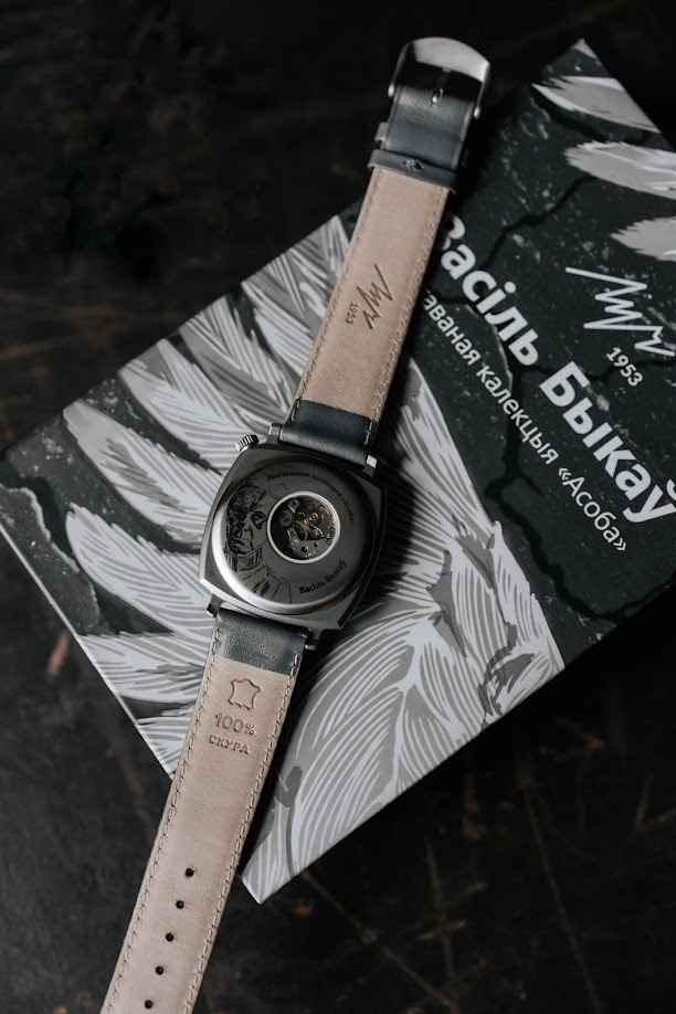 «Луч» выпустил лимитированную серию часов с «символами свободы и духовного возвышения». Кому посвятили и что по цене?