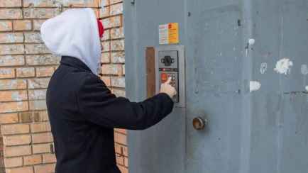 В минском доме предложили внедрить бесключевой доступ в подъезд. Как работает и сколько стоит?