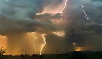 «С размахом»? В Беларуси вслед за Балтикой начался сезон гроз. Где дожди не охладят жару +28°C?