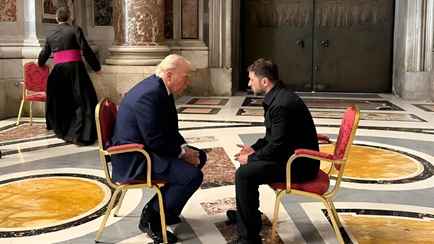 Что Зеленский на самом деле сказал Трампу на похоронах Папы? Источники в США раскрыли подробности
