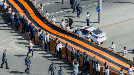 Даже в Казахстане? В Европе запретили «бессмертный полк» и советскую символику на 9 мая. Как отмечают?