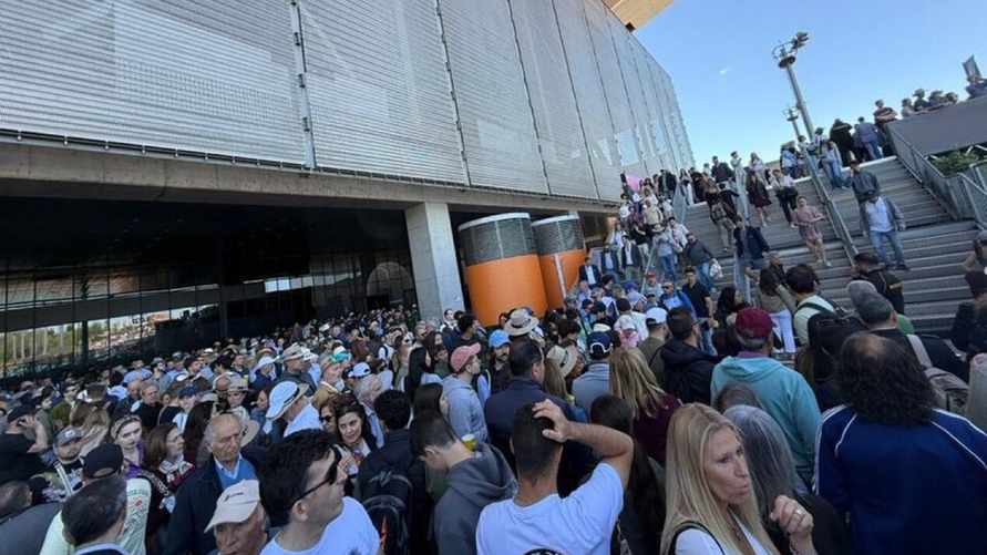 "Редкое атмосферное явление" - Сразу две страны ЕС остались без электричества