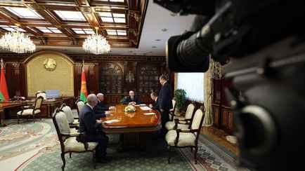 Лукашенко сменил глав 3 районов на Брестчине и назначил помощника по Гродненщине. Какие ещё перестановки?