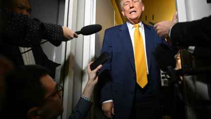 «Никто не сорвётся с крючка» — Трамп снова передумал и пообещал ввести новые пошлины против Китая