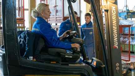 «Не всё решается деньгами» — Узнали, каких работников ищут на «АТЛАНТе». Как мотивируют новичков?