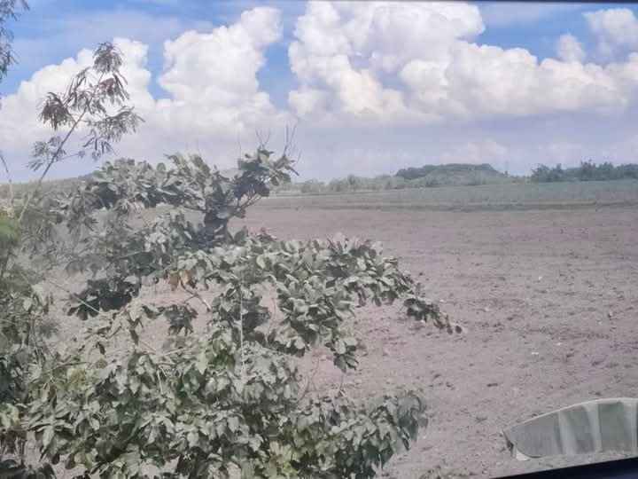 На Филиппинах началось извержение одного из высочайших вулканов - эвакуировали уже 1300 человек