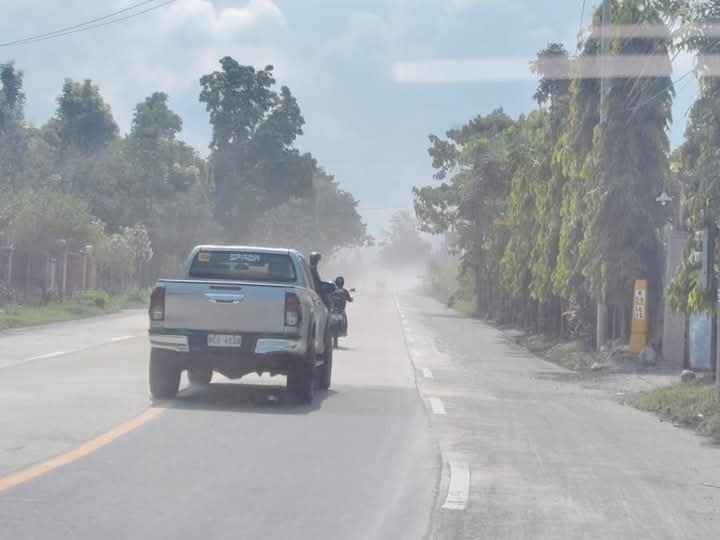 На Филиппинах началось извержение одного из высочайших вулканов - эвакуировали уже 1300 человек