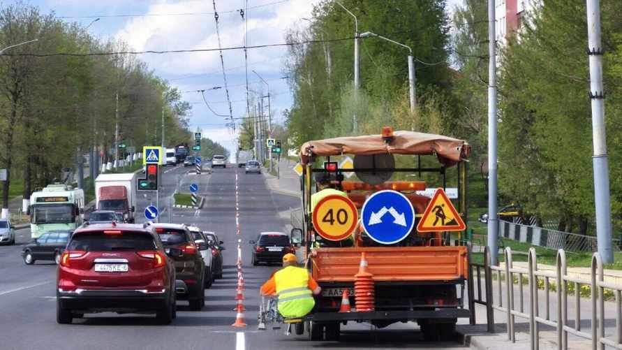 "С особой осторожностью" - ГАИ предупредила белорусов, где не ставить машины 29 апреля. Что ждать от "ныряющего циклона" к 1 мая?