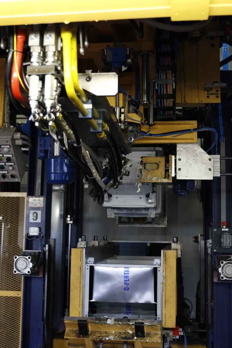 Дорогой материал — На заводе АТЛАНТ рассказали, что в стенках белорусских холодильников