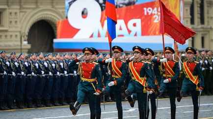 Сербию пригрозили не пустить в ЕС из-за участия Вучича в параде Победы в Москве