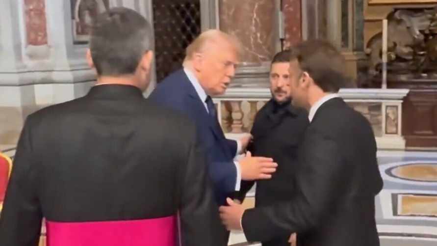 "Тебе здесь не место" - Эксперт в чтении по губам расшифровала слова Трампа Макрону перед встречей с Зеленским