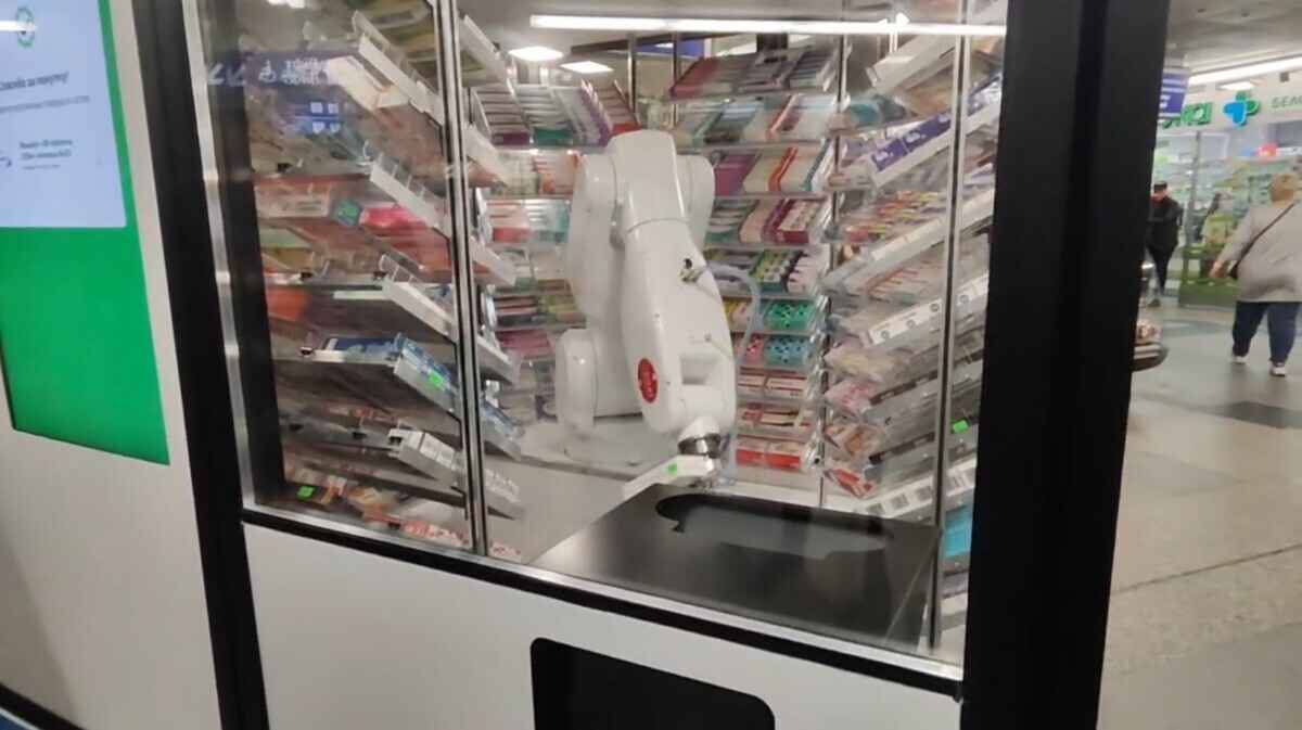 В Минске заработала аптека-робот с фейсконтролем. Кому не продадут лекарства?