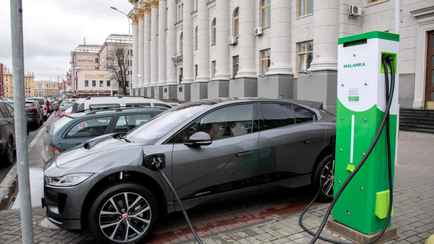 В Беларуси упал спрос на электромобили и гибриды. В БАА и Минэкономики рассказали, почему всё равно «сохраняют оптимизм»