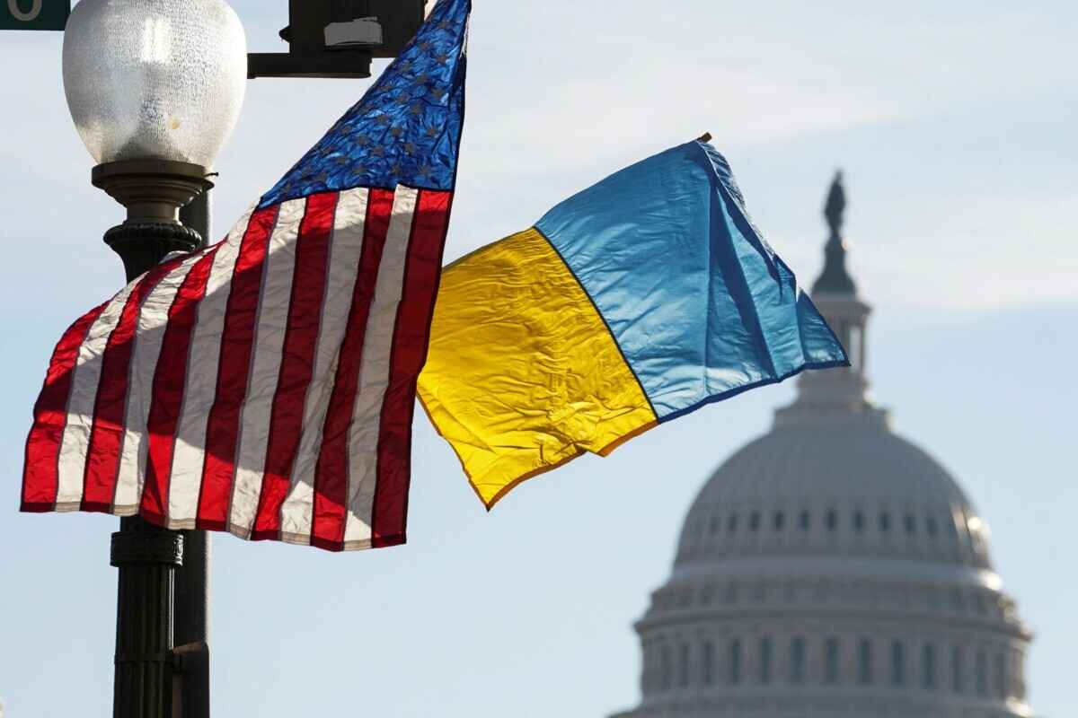 США в 3 раза снизили сумму «долга» Украины за помощь — Bloomberg