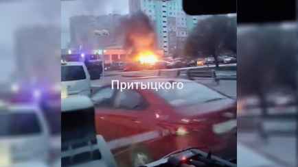 «Что с улицей Притыцкого происходит?» — В Минске загорелась машина