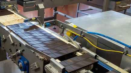 Гомельская фабрика сделала скидки до 44% на шоколад, печенье и карамель. Какие акции у конкурентов?