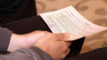 Штраф, арест и привод милицией. Юристы напомнили белорусам, какую повестку не стоит игнорировать