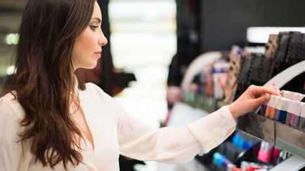 Просрочка с августа 2024-го? МАРТ Беларуси проверил магазины известной сети косметики и парфюмерии