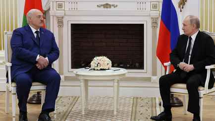 «Нечего нам завидовать» — Лукашенко объяснил, почему «регулярно встречается» и «часто созванивается» с Путиным