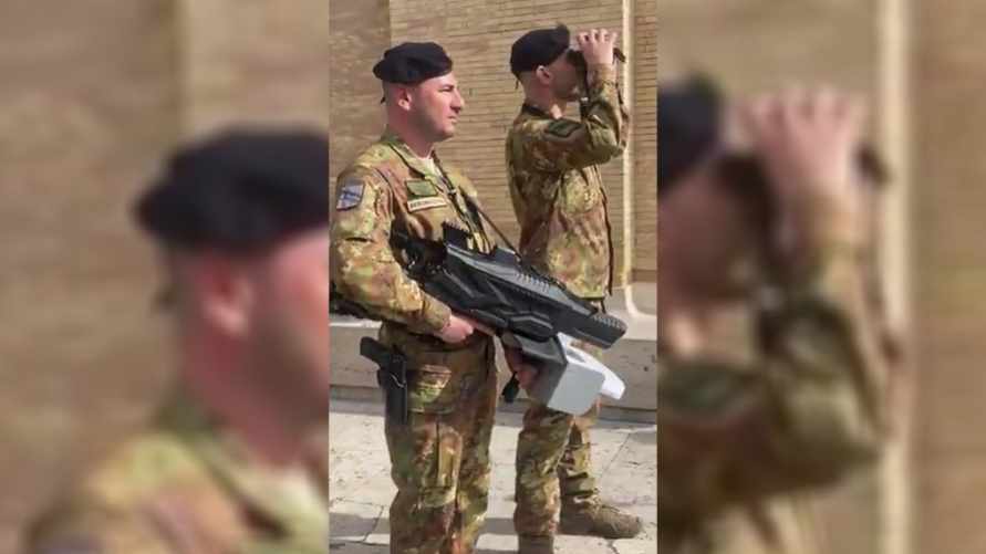 На похоронах Папы Римского заметили охрану с оружием из «Звездных войн». Что за оно?