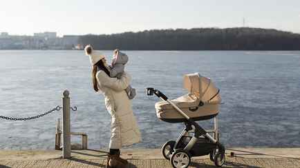 В ряде регионов России беременным школьницам решили платить по 100 000 RUB. Что происходит?