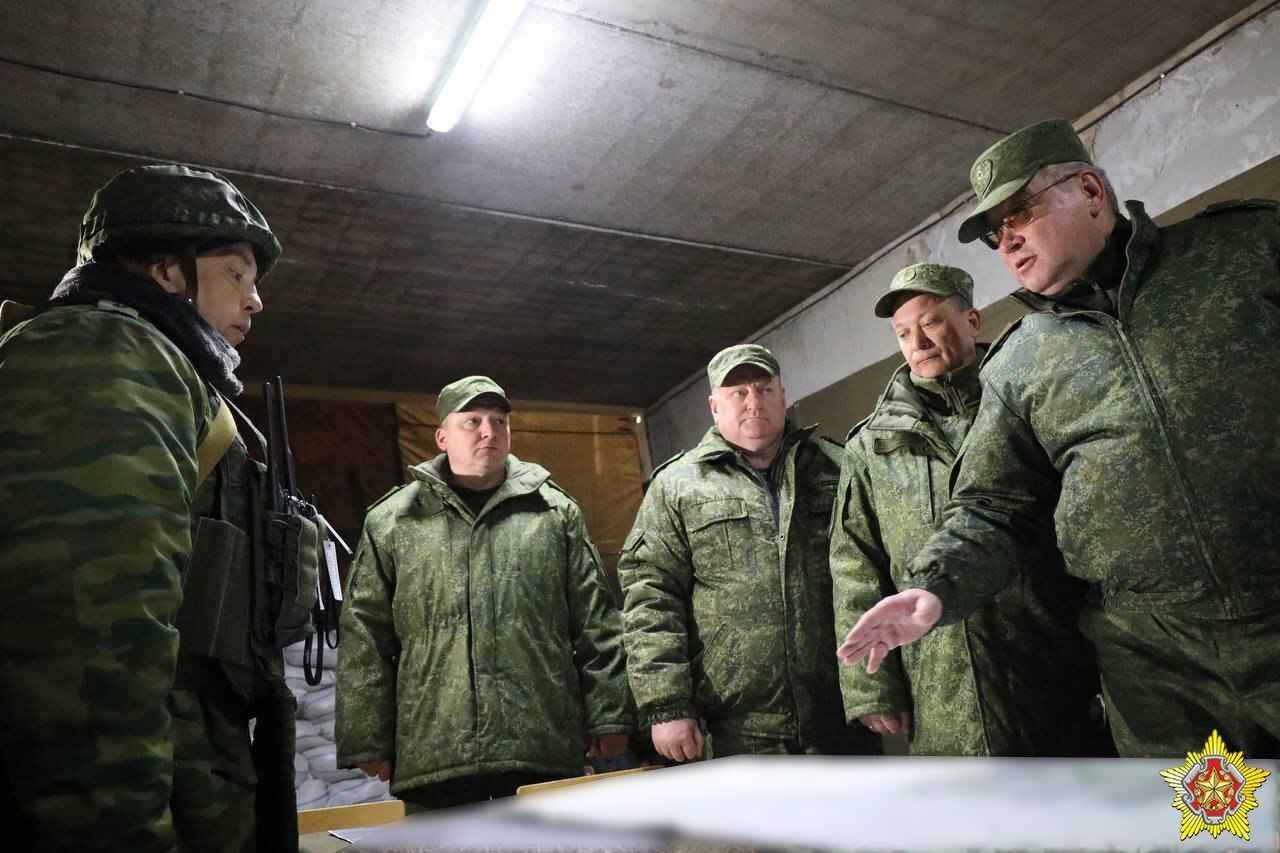 «Есть фактически во всех областях» - Глава Генштаба объяснил, для каких «ноу-хау» в Беларуси создают укрепрайоны